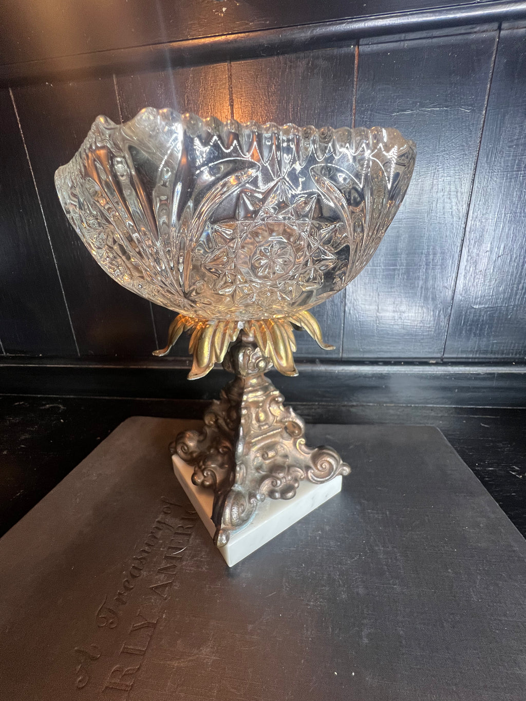 Crystal cigar ashtray/holder