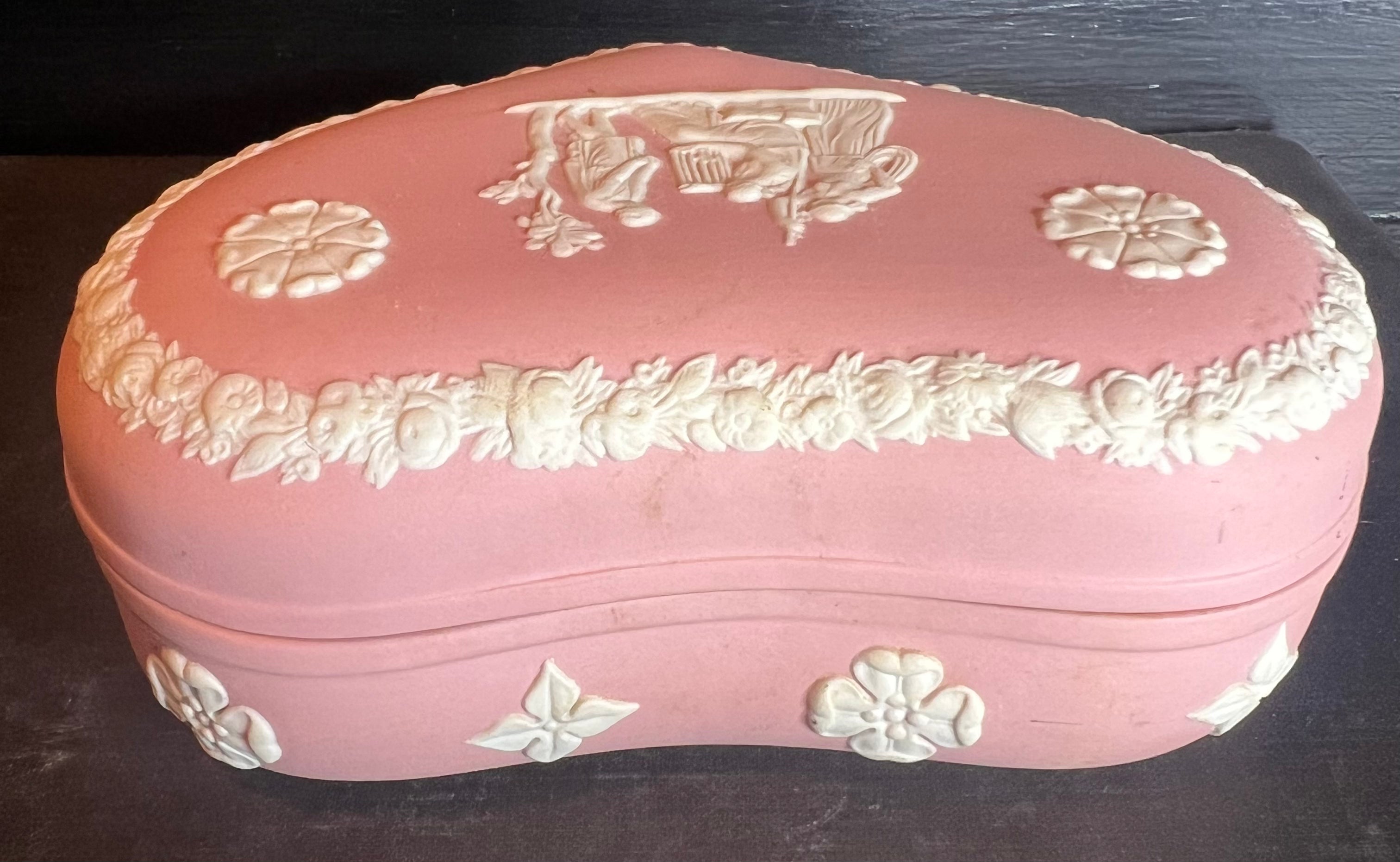 Wedgewood Pink Heart Box